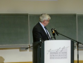 Klausens Foto zum SERIELLO Joaschka Fischer bei Gastpofessur Joschka Fischer in der Universitt Dsseldorf HEINRICH-HEINE-PROFESSUR am 28.4.2010