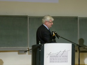 Klausens Foto zum SERIELLO Joaschka Fischer bei Gastpofessur Joschka Fischer in der Universitt Dsseldorf HEINRICH-HEINE-PROFESSUR am 28.4.2010