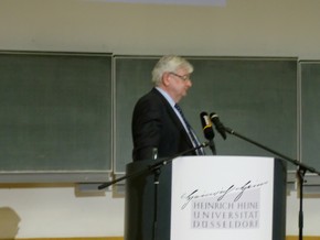 Klausens Foto zum SERIELLO Joaschka Fischer bei Gastpofessur Joschka Fischer in der Universitt Dsseldorf HEINRICH-HEINE-PROFESSUR am 28.4.2010