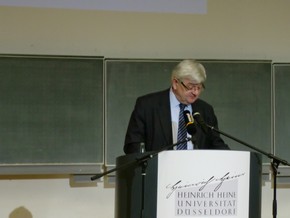 Klausens Foto zum SERIELLO Joaschka Fischer bei Gastpofessur Joschka Fischer in der Universitt Dsseldorf HEINRICH-HEINE-PROFESSUR am 28.4.2010