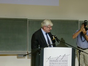 Klausens Foto zum SERIELLO Joaschka Fischer bei Gastpofessur Joschka Fischer in der Universitt Dsseldorf HEINRICH-HEINE-PROFESSUR am 28.4.2010