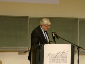 Klausens Foto zum SERIELLO Joaschka Fischer bei Gastpofessur Joschka Fischer in der Universitt Dsseldorf HEINRICH-HEINE-PROFESSUR am 28.4.2010