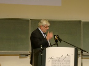 Klausens Foto zum SERIELLO Joaschka Fischer bei Gastpofessur Joschka Fischer in der Universitt Dsseldorf HEINRICH-HEINE-PROFESSUR am 28.4.2010