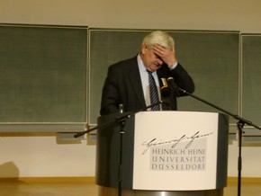 Klausens Foto zum SERIELLO Joaschka Fischer bei Gastpofessur Joschka Fischer in der Universitt Dsseldorf HEINRICH-HEINE-PROFESSUR am 28.4.2010