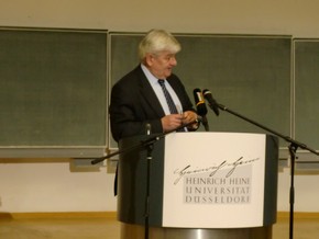 Klausens Foto zum SERIELLO Joaschka Fischer bei Gastpofessur Joschka Fischer in der Universitt Dsseldorf HEINRICH-HEINE-PROFESSUR am 28.4.2010