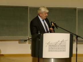 Klausens Foto zum SERIELLO Joaschka Fischer bei Gastpofessur Joschka Fischer in der Universitt Dsseldorf HEINRICH-HEINE-PROFESSUR am 28.4.2010