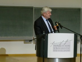 Klausens Foto zum SERIELLO Joaschka Fischer bei Gastpofessur Joschka Fischer in der Universitt Dsseldorf HEINRICH-HEINE-PROFESSUR am 28.4.2010