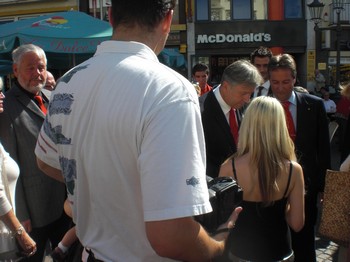 Klausens SERIELLO Foto Klaus Wowereit in Bonn mit Jürgen Nimptsch am 13.7.2009