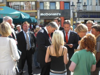 Klausens SERIELLO Foto Klaus Wowereit in Bonn mit Jürgen Nimptsch am 13.7.2009