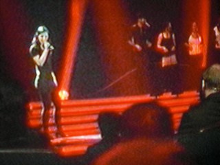 SERIELLO von KLAUSENS zu LENA MEYER-LANDRUT, als sie am 12.3.2010 2 Lieder singt. Insgesamt wird sie 4 x mal singen, in diesem Finale von "Unser Star fr Oslo"