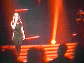 SERIELLO von KLAUSENS zu LENA MEYER-LANDRUT, als sie am 12.3.2010 2 Lieder singt. Insgesamt wird sie 4 x mal singen, in diesem Finale von "Unser Star fr Oslo"