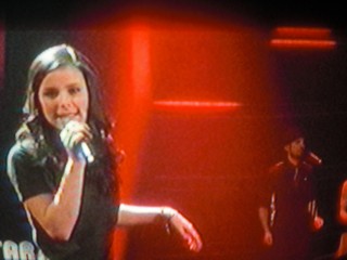 SERIELLO von KLAUSENS zu LENA MEYER-LANDRUT, als sie am 12.3.2010 2 Lieder singt. Insgesamt wird sie 4 x mal singen, in diesem Finale von "Unser Star fr Oslo"