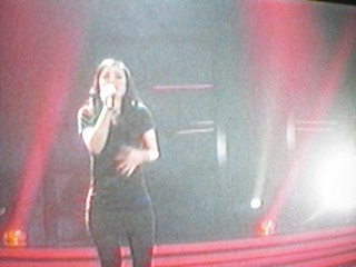 SERIELLO von KLAUSENS zu LENA MEYER-LANDRUT, als sie am 12.3.2010 2 Lieder singt. Insgesamt wird sie 4 x mal singen, in diesem Finale von "Unser Star fr Oslo"