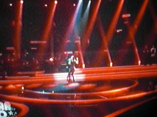 SERIELLO von KLAUSENS zu LENA MEYER-LANDRUT, als sie am 12.3.2010 2 Lieder singt. Insgesamt wird sie 4 x mal singen, in diesem Finale von "Unser Star fr Oslo"