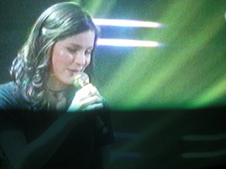 SERIELLO von KLAUSENS zu LENA MEYER-LANDRUT, als sie am 12.3.2010 2 Lieder singt. Insgesamt wird sie 4 x mal singen, in diesem Finale von "Unser Star fr Oslo"