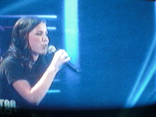 SERIELLO von KLAUSENS zu LENA MEYER-LANDRUT, als sie am 12.3.2010 2 Lieder singt. Insgesamt wird sie 4 x mal singen, in diesem Finale von "Unser Star fr Oslo"