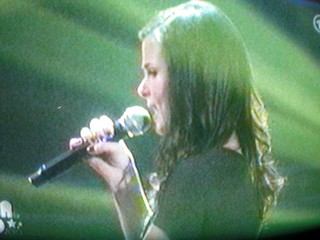 SERIELLO von KLAUSENS zu LENA MEYER-LANDRUT, als sie am 12.3.2010 2 Lieder singt. Insgesamt wird sie 4 x mal singen, in diesem Finale von "Unser Star fr Oslo"