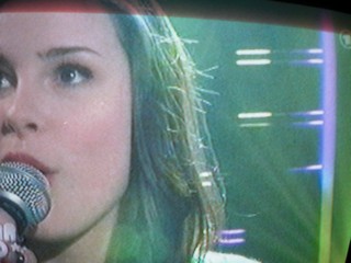 SERIELLO von KLAUSENS zu LENA MEYER-LANDRUT, als sie am 12.3.2010 2 Lieder singt. Insgesamt wird sie 4 x mal singen, in diesem Finale von "Unser Star für Oslo"