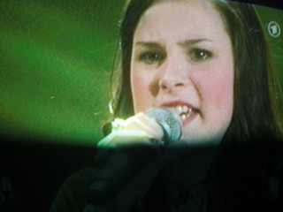 SERIELLO von KLAUSENS zu LENA MEYER-LANDRUT, als sie am 12.3.2010 2 Lieder singt. Insgesamt wird sie 4 x mal singen, in diesem Finale von "Unser Star fr Oslo"