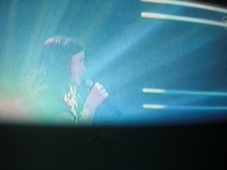 SERIELLO von KLAUSENS zu LENA MEYER-LANDRUT, als sie am 12.3.2010 2 Lieder singt. Insgesamt wird sie 4 x mal singen, in diesem Finale von "Unser Star für Oslo"