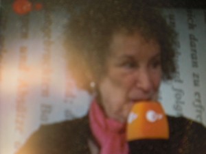 Foto Seriello KLAUSENS von Margaret Atwood auf der Buchmesse Frankfurt 15.10.2009