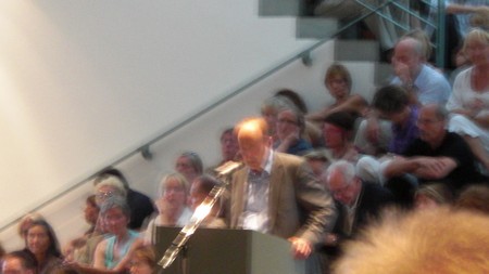 Klausens Foto Seriello Stephan Berg zu Erffnung der Kunstausstellung "Der Westen leuchtet" am 9.7.2010 Kunstmuseum Bonn