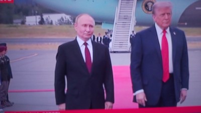 seriello-foto live klausens zu trump-putin-treffen alaska anchorage 15.8.2025