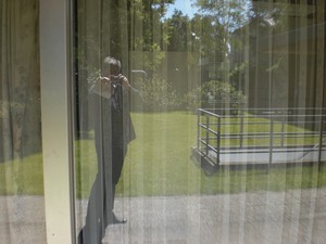 SERIELLO des Künstlers Klausens = Klau/sens vom 23.5.2009 in Bonn im Park des Palais Schaumburg vom Kanzlerbungalow bzw. Bundeskanzlerbungalow