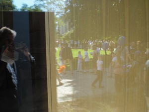 SERIELLO des Künstlers Klausens = Klau/sens vom 23.5.2009 in Bonn im Park des Palais Schaumburg vom Kanzlerbungalow bzw. Bundeskanzlerbungalow