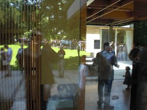 SERIELLO des Künstlers Klausens = Klau/sens vom 23.5.2009 in Bonn im Park des Palais Schaumburg vom Kanzlerbungalow bzw. Bundeskanzlerbungalow