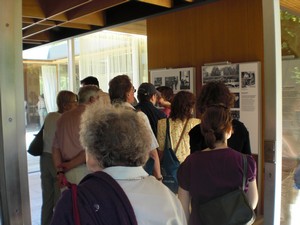 SERIELLO des Knstlers Klausens = Klau/sens vom 23.5.2009 in Bonn im Park des Palais Schaumburg vom Kanzlerbungalow bzw. Bundeskanzlerbungalow