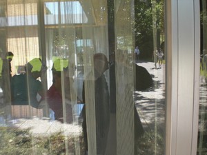 SERIELLO des Künstlers Klausens = Klau/sens vom 23.5.2009 in Bonn im Park des Palais Schaumburg vom Kanzlerbungalow bzw. Bundeskanzlerbungalow