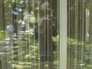 SERIELLO des Künstlers Klausens = Klau/sens vom 23.5.2009 in Bonn im Park des Palais Schaumburg vom Kanzlerbungalow bzw. Bundeskanzlerbungalow