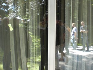 SERIELLO des Künstlers Klausens = Klau/sens vom 23.5.2009 in Bonn im Park des Palais Schaumburg vom Kanzlerbungalow bzw. Bundeskanzlerbungalow