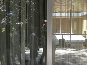 SERIELLO des Künstlers Klausens = Klau/sens vom 23.5.2009 in Bonn im Park des Palais Schaumburg vom Kanzlerbungalow bzw. Bundeskanzlerbungalow