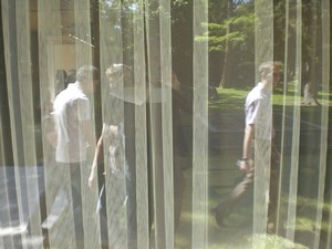 SERIELLO des Künstlers Klausens = Klau/sens vom 23.5.2009 in Bonn im Park des Palais Schaumburg vom Kanzlerbungalow bzw. Bundeskanzlerbungalow