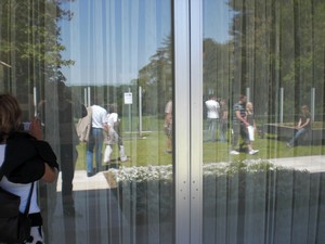 SERIELLO des Künstlers Klausens = Klau/sens vom 23.5.2009 in Bonn im Park des Palais Schaumburg vom Kanzlerbungalow bzw. Bundeskanzlerbungalow