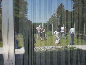 SERIELLO des Künstlers Klausens = Klau/sens vom 23.5.2009 in Bonn im Park des Palais Schaumburg vom Kanzlerbungalow bzw. Bundeskanzlerbungalow