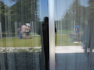 SERIELLO des Künstlers Klausens = Klau/sens vom 23.5.2009 in Bonn im Park des Palais Schaumburg vom Kanzlerbungalow bzw. Bundeskanzlerbungalow