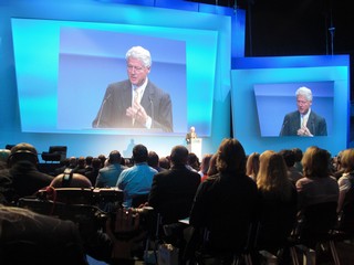 klausens foto seriello bill clinton 15.11.2008 duesseldorf iss-dome awd erfolgskongress 2008