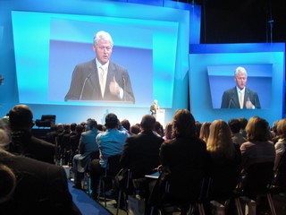 klausens foto seriello bill clinton 15.11.2008 duesseldorf iss-dome awd erfolgskongress 2008