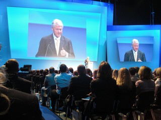 klausens foto seriello bill clinton 15.11.2008 duesseldorf iss-dome awd erfolgskongress 2008