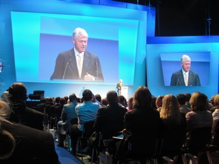 klausens foto seriello bill clinton 15.11.2008 duesseldorf iss-dome awd erfolgskongress 2008