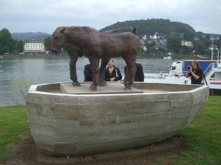 Klausens Foto von Johannes Brus Skulptur Treidelpfad Kripp