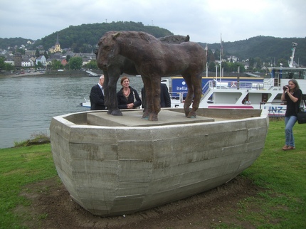 Klausens Foto von Johannes Brus Skulptur Treidelpfad Kripp