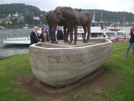 Klausens Foto von Johannes Brus Skulptur Treidelpfad Kripp