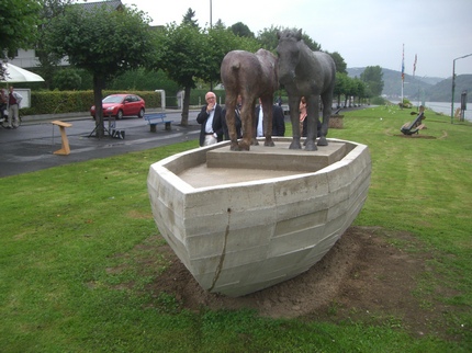 Klausens Foto von Johannes Brus Skulptur Treidelpfad Kripp